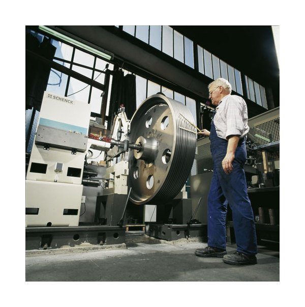 Alloy Steel Socket Head Shoulder Screw with Nylon Pellet - 5/8-11 x 2 1/4 - Plain Finish - Image 4