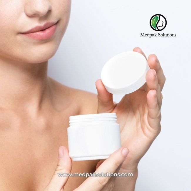 Hydrating Cream Cleanser with Aloe Vera & Hyaluronic Acid - Image 1