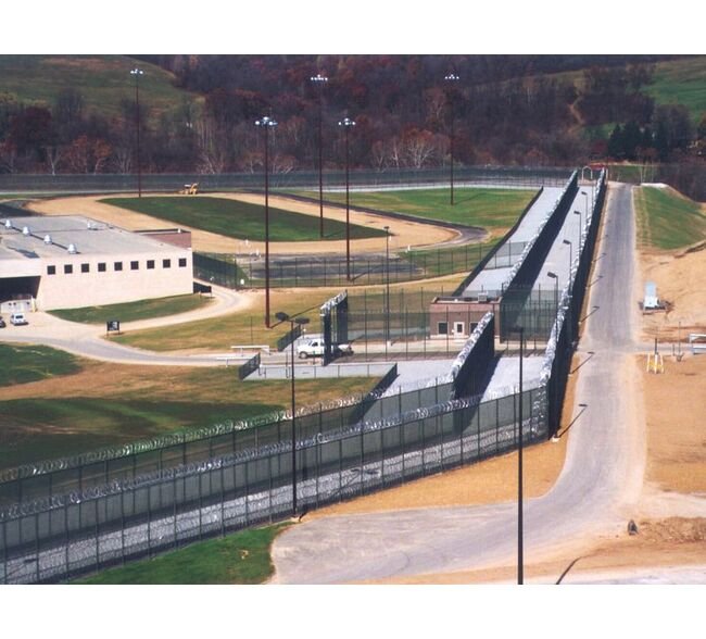 Razor Wire Fences - Barbed & Concertina Razor Wire Fencing - Image 4