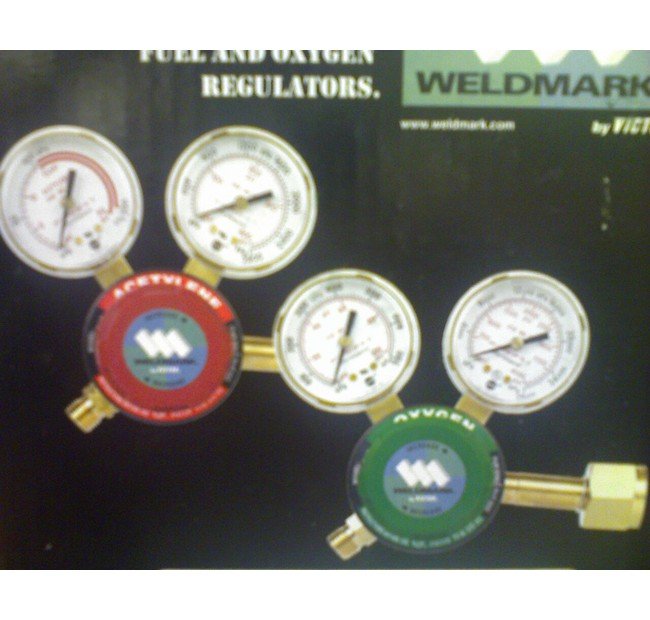 Heavy Duty Oxygen Regulator 350-125-540 by Weldmark - Image 1
