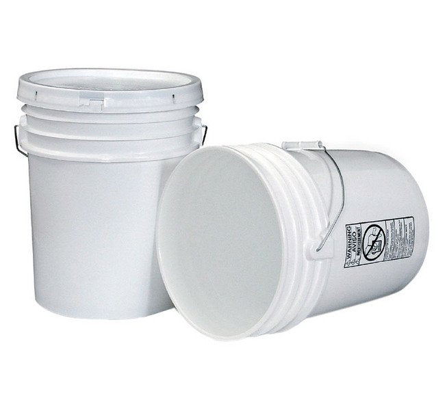 1 Gallon White HDPE Pail with Metal Swing Handle - Image 1