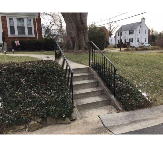 Durable Iron Handrails for Safety and Style - Image 5