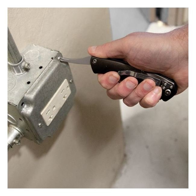 Klein® Electricians Pocket Knife with Wire Stripping Notches - Image 6
