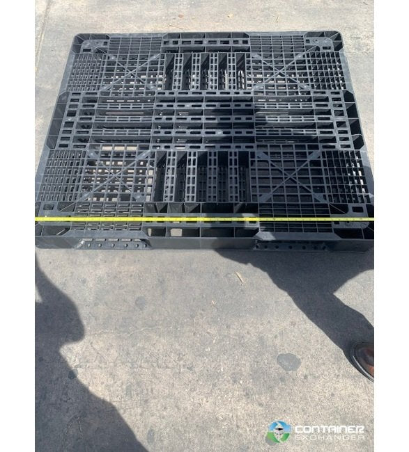 51 Inch Industrial Plastic Pallet - Image 3