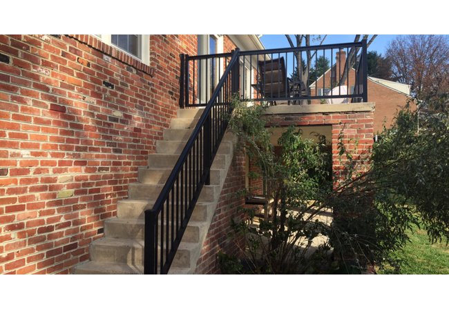 Durable Aluminum Handrails - Long®Fence - Image 4