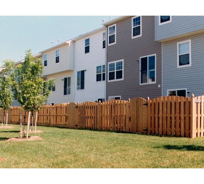 Long®Fence Board on Board Fences - Image 10