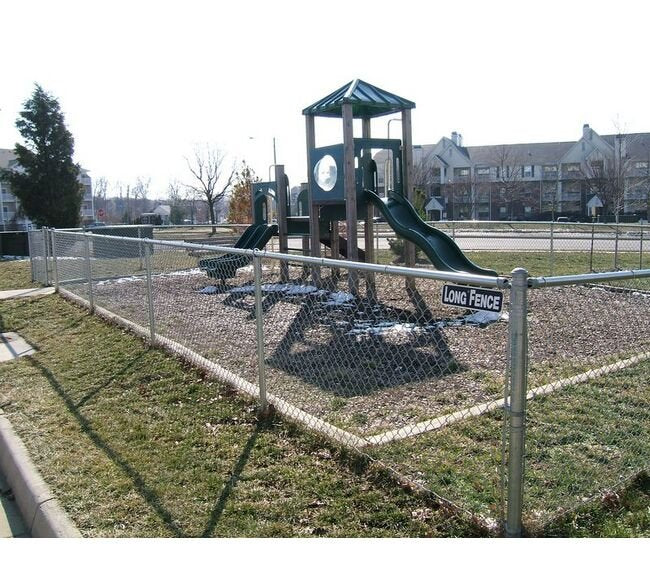 Long®Fence Galvanized Commercial Chain Link Fence - Image 8