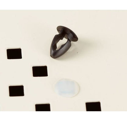 Black Diamond Hole Shelf Dart Clip, Plastic Fastener - Image 1