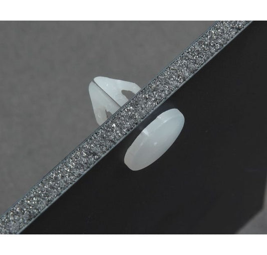 Secure Grip Thumbsnap Fastener for Display Construction - Image 1