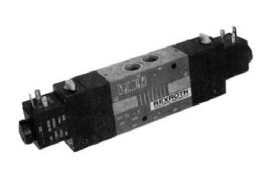 Rexroth CD07 Double Solenoid Valve 5/3, 1/4" NPT - Image 1