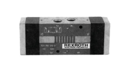 Rexroth CD07 Double Air Pilot Valve (4-Way/3 Position) - Image 1