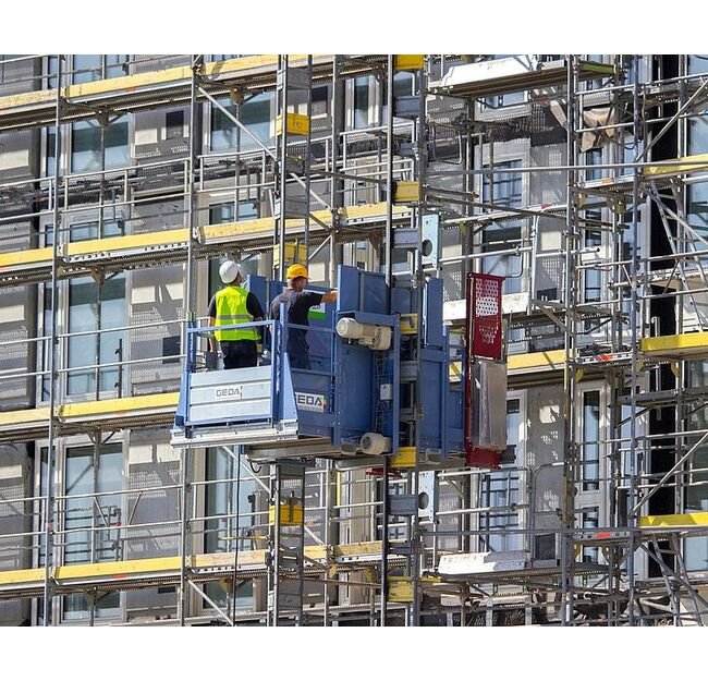 GEDA 1500 Z/ZP Transport Platform Hoists for Personnel and Materials - Image 1