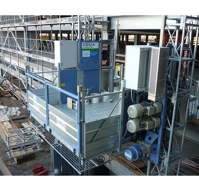 GEDA 3700 Z/ZP Transport Platform Hoists for Personnel and Materials - Image 2