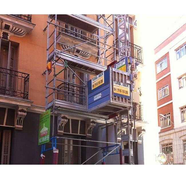 GEDA 300 Z/ZP Transport Platform Hoists for Personnel and Materials - Image 3