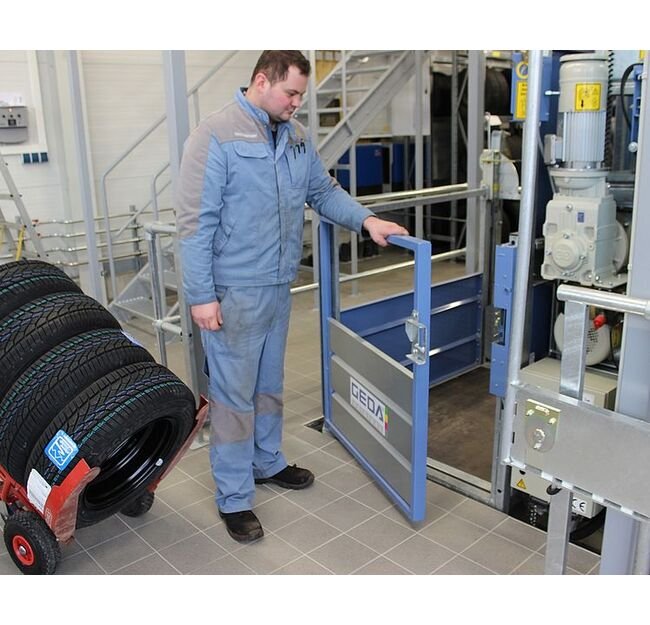 GEDA 300 ZP P Transport Platform Hoists for Personnel and Materials - Image 2