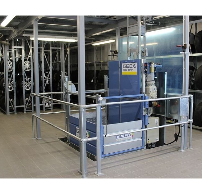 GEDA 300 ZP P Transport Platform Hoists for Personnel and Materials - Image 1