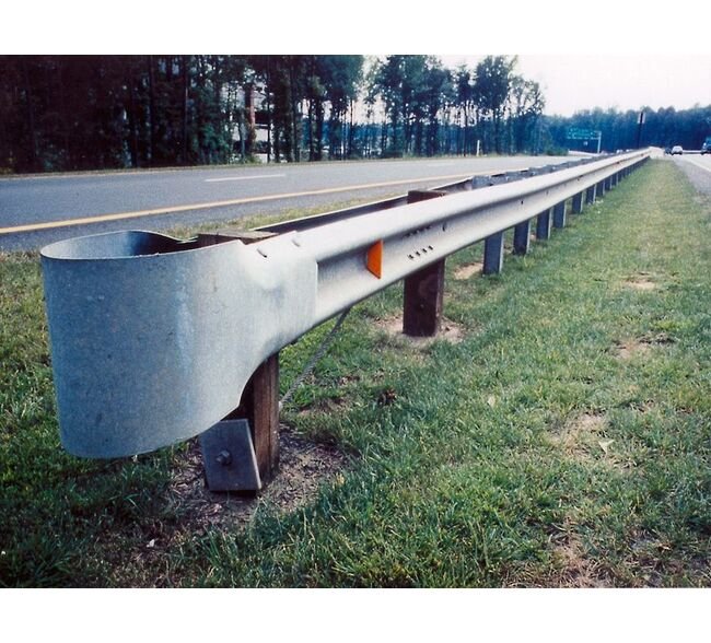 Heavy-Duty Guardrails for High Safety Standards - Image 2