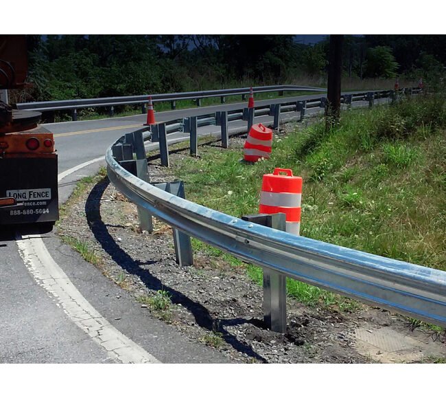 Heavy-Duty Guardrails for High Safety Standards - Image 4
