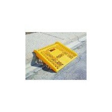 Durable Plastic Curb Ramp for Hand Trucks - Image 1
