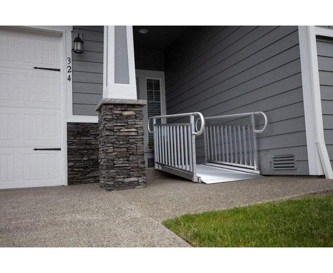EZ AccessÂ® Gatewayâ¢ 3G Solid Surface Wheelchair Ramp - Image 2