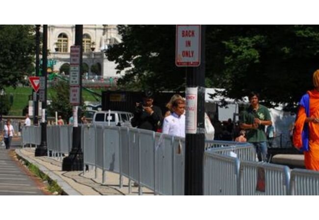 Long® Pedestrian Barricades - Crowd Control & Event Safety Solution - Image 6