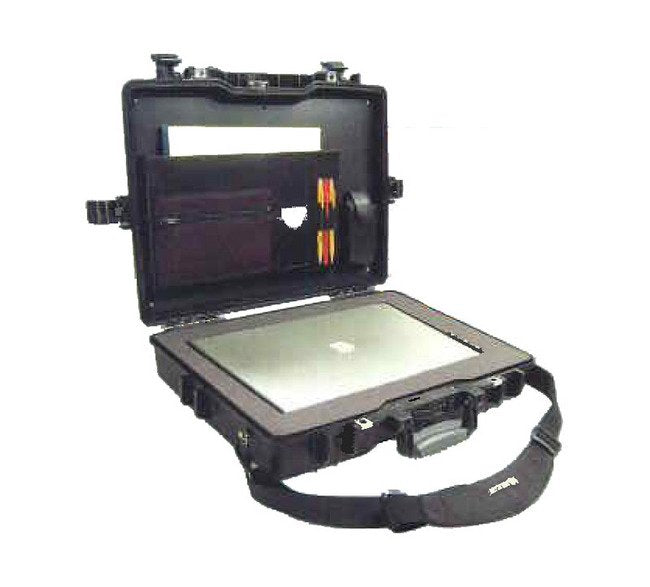 Pelican-Hardigg 1495CC2 Watertight Laptop Case for 17" Laptops - Image 1