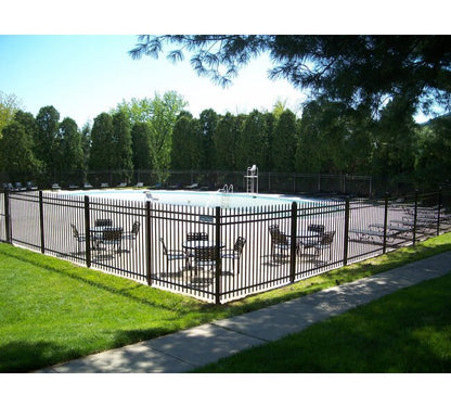 Commercial Grade Vinyl Pool Fence - Image 9