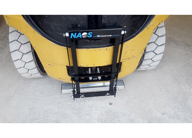 NAOS™ 18 Inch (in) Width Magnetic Sweeper - Image 12