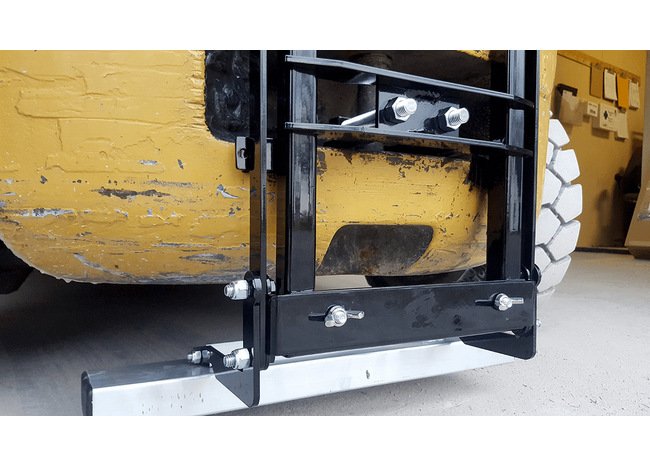 NAOS™ 24 Inch (in) Width Magnetic Sweeper - Image 16