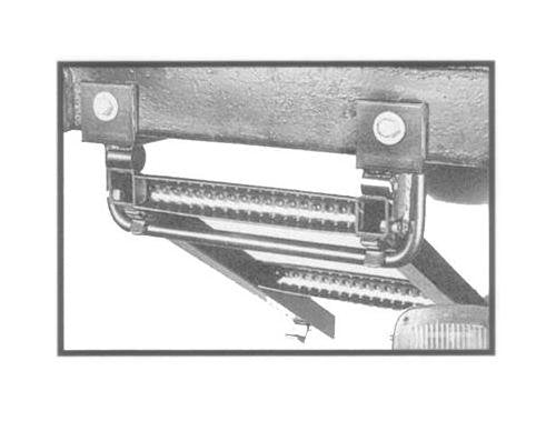 3-Step Truck Ladder for Safe Trailer Access - Image 2