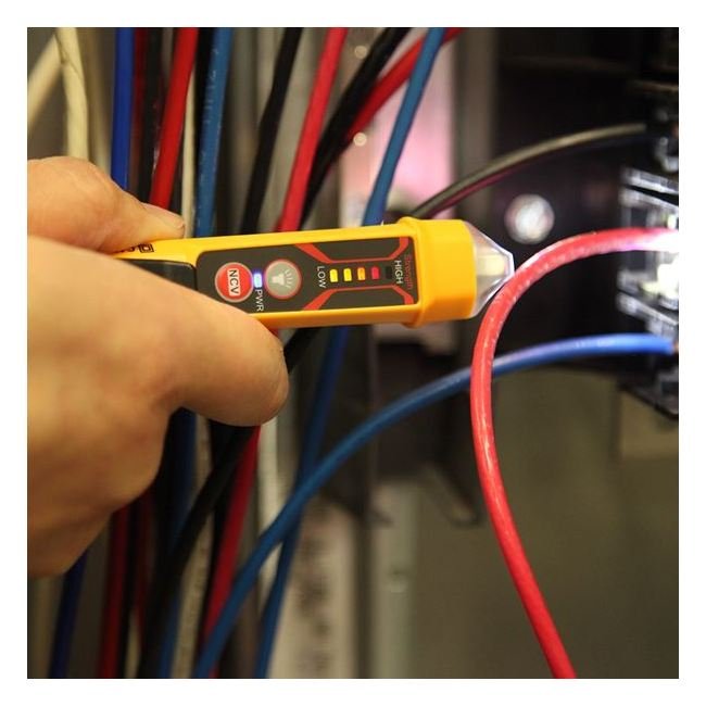 Klein Non-Contact Voltage Tester Flashlight - Image 6