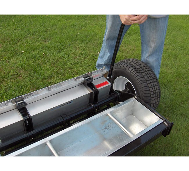 Piranha™ 72 Inch (in) Width Magnetic Sweeper - Image 39