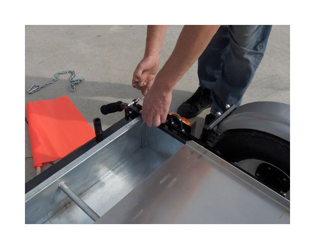 Piranha™ 72 Inch (in) Width Magnetic Sweeper - Image 57