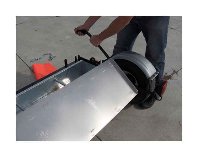 Piranha™ 96 Inch (in) Width Magnetic Sweeper - Image 8