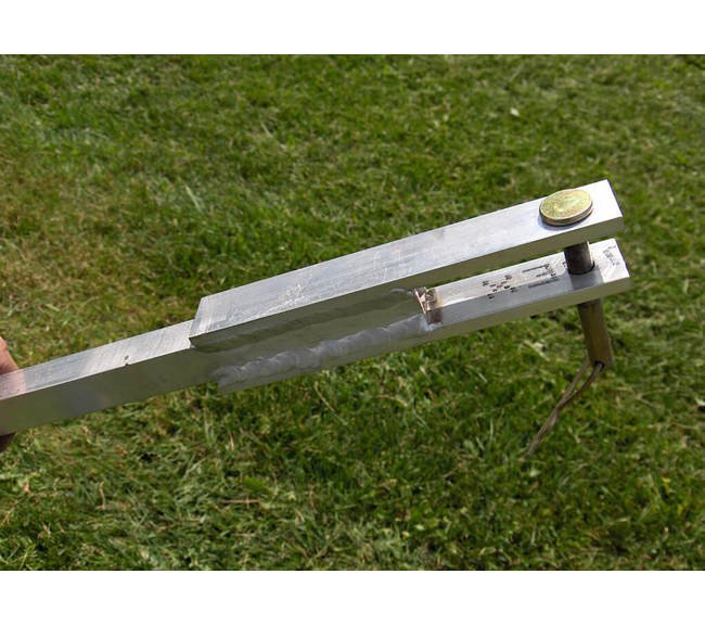 Razor™ 3 x 3 Inch (in) Size and 38 Inch (in) Width Magnetic Sweeper - Image 6