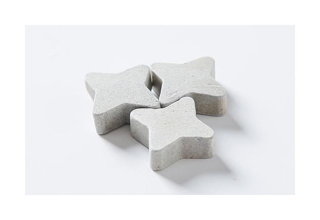 Inovatec Light Cutting Ceramic Tumbling Media - Image 2