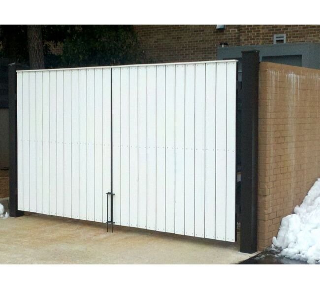 Commercial Grade Vinyl Utility Enclosure Gate - Image 5