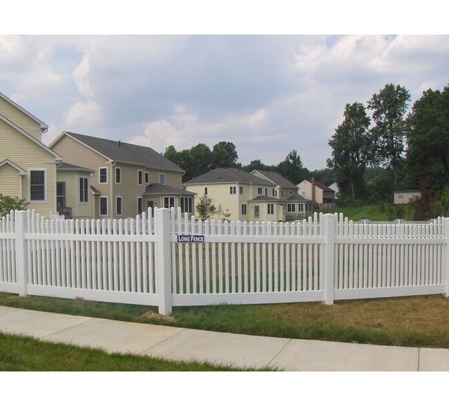 Durable Vinyl Picket Fences - Image 4